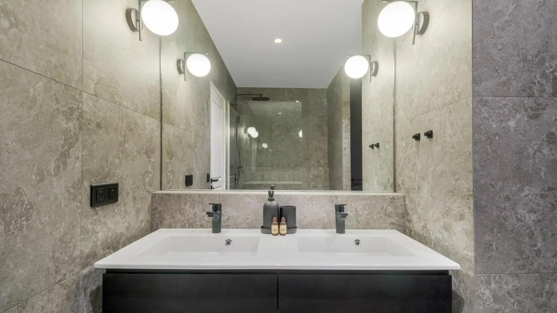 Grand Appartement Climatise Bastille - Marais Παρίσι 0*,  Γαλλία